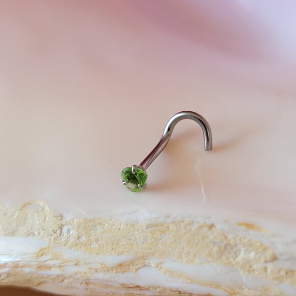 18G Green heart nose screw nostil piercing jewelry prong set CZ gem - Picture 5 of 5